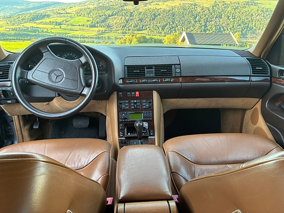 Mercedes-Benz S500 3 of 6