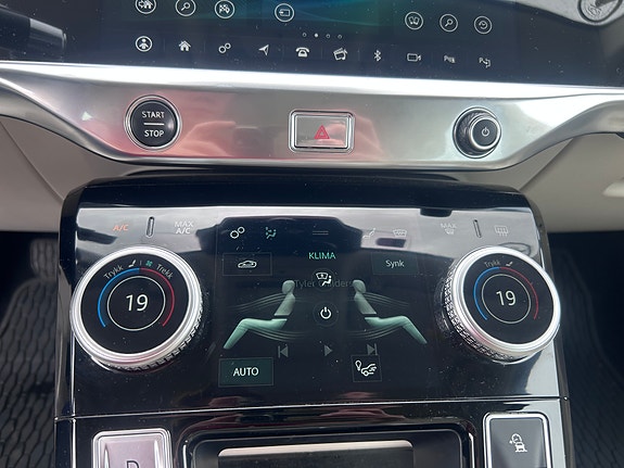 Jaguar I-PACE 26 of 30