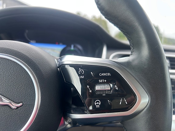 Jaguar I-PACE 22 of 30