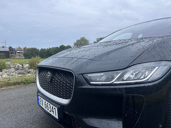 Jaguar I-PACE 10 of 30