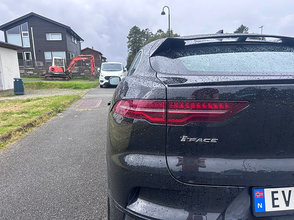 Jaguar I-PACE 11 of 30