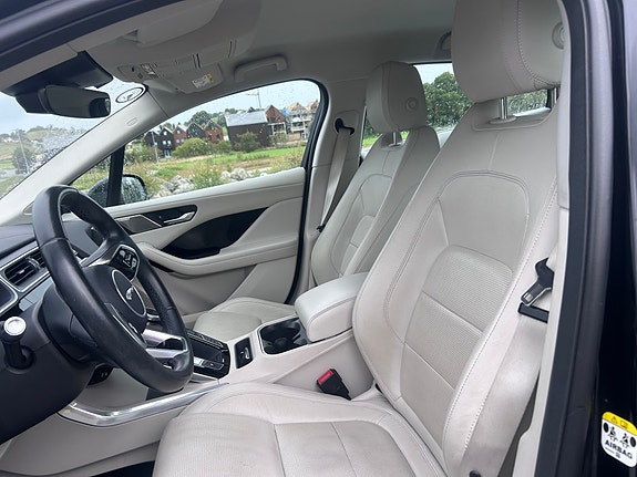 Jaguar I-PACE 15 of 30