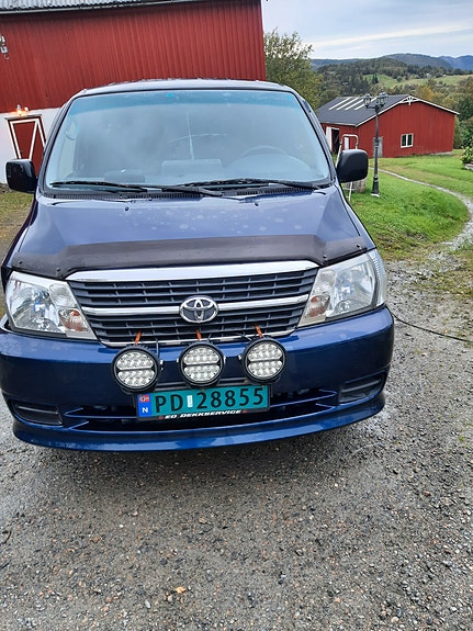 Toyota HiAce 6 of 9