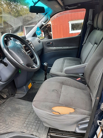 Toyota HiAce 9 of 9