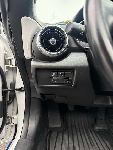 Mazda MX-5 15 of 21