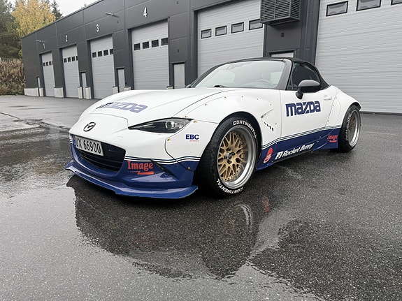 Mazda MX-5 2 of 21