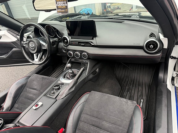 Mazda MX-5 18 of 21