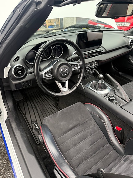 Mazda MX-5 14 of 21