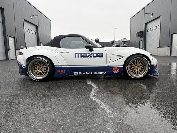 Mazda MX-5 7 of 21