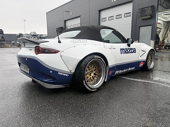 Mazda MX-5 6 of 21