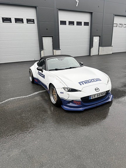 Mazda MX-5 10 of 21