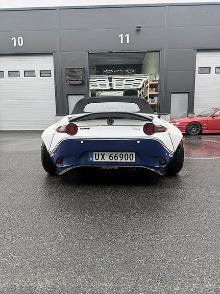 Mazda MX-5 5 of 21