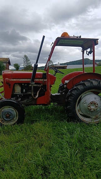 Massey Ferguson 30 3 of 5