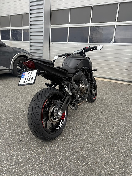 Yamaha MT-07 4 of 6