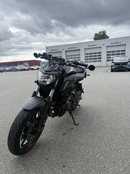 Yamaha MT-07 2 of 6
