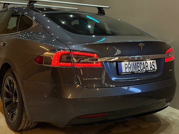 Tesla Model S 12 of 30