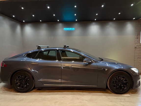 Tesla Model S 7 of 30