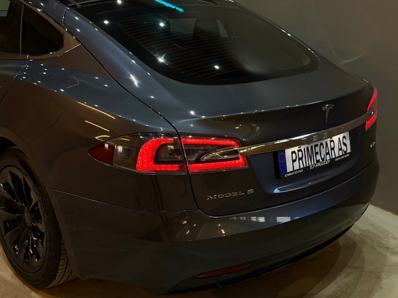 Tesla Model S 13 of 30