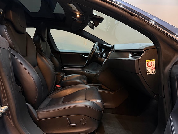 Tesla Model S 19 of 30