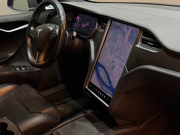 Tesla Model S 22 of 30