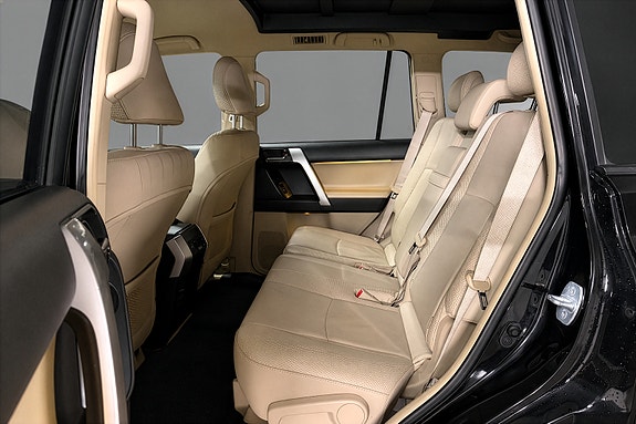 Toyota Land Cruiser 23 of 29