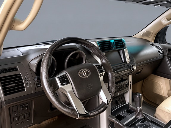 Toyota Land Cruiser 26 of 29