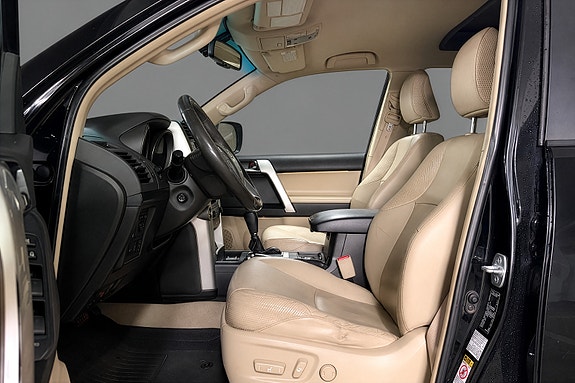 Toyota Land Cruiser 25 of 29