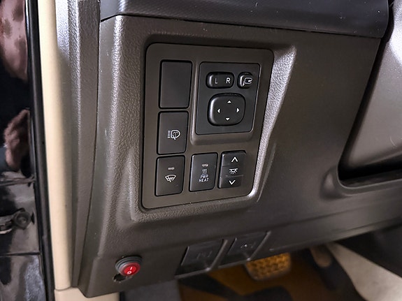 Toyota Land Cruiser 9 of 29