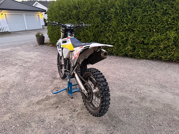 Husqvarna FE 250 3 of 5