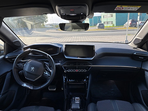 Peugeot 208 18 of 18