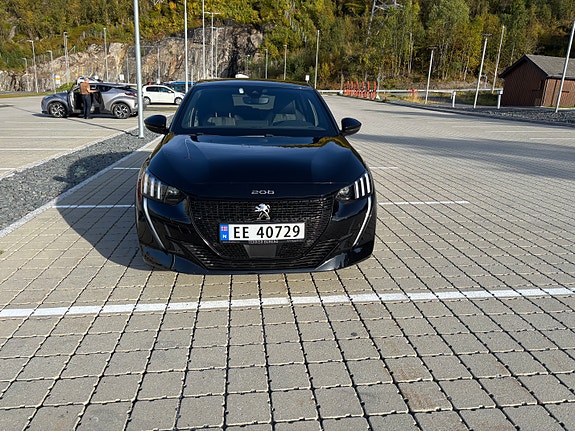 Peugeot 208 7 of 18