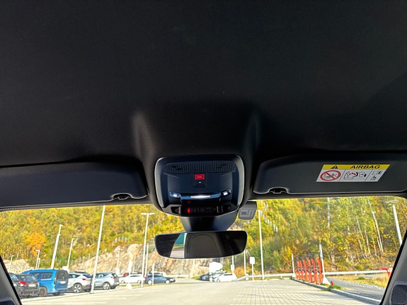 Peugeot 208 8 of 18