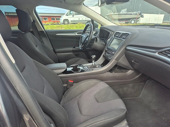 Ford Mondeo 12 of 18