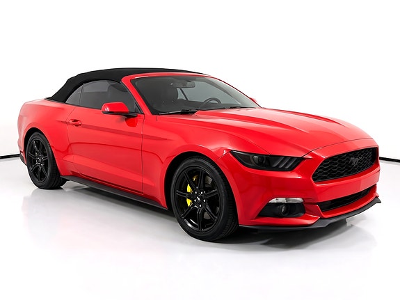 Ford Mustang 2 of 12