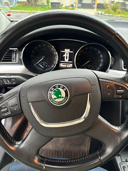 Skoda Superb 6 of 17