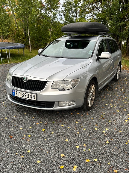 Skoda Superb 2 of 17