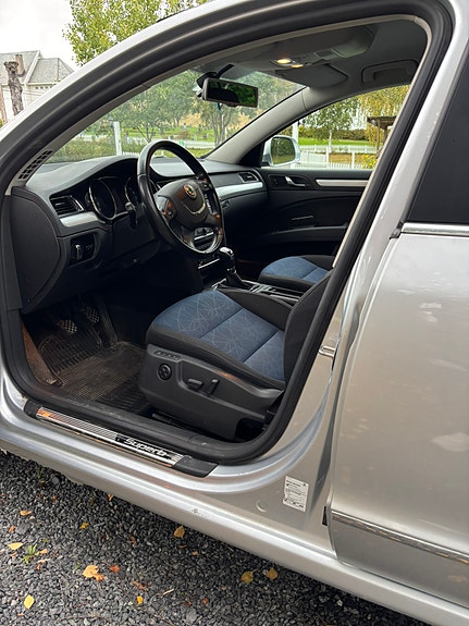 Skoda Superb 10 of 17