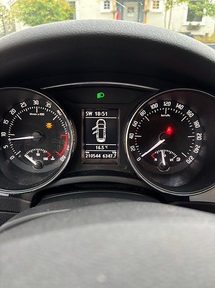 Skoda Superb 13 of 17