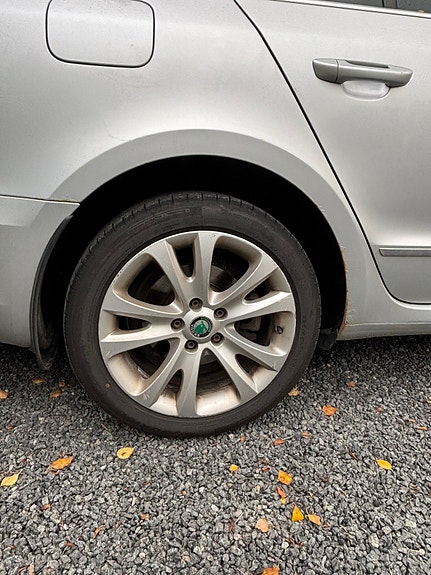 Skoda Superb 4 of 17