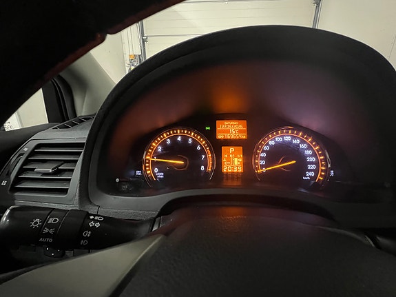 Toyota Avensis 12 of 19