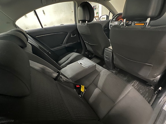 Toyota Avensis 17 of 19