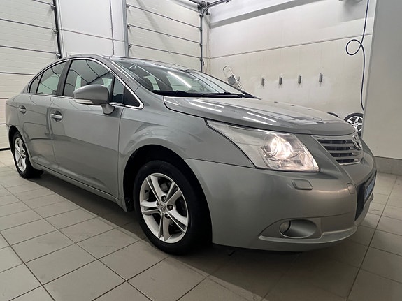 Toyota Avensis 7 of 19