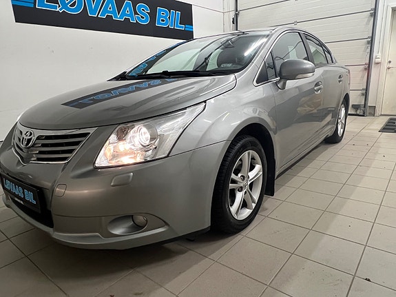 Toyota Avensis 3 of 19