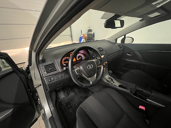 Toyota Avensis 10 of 19