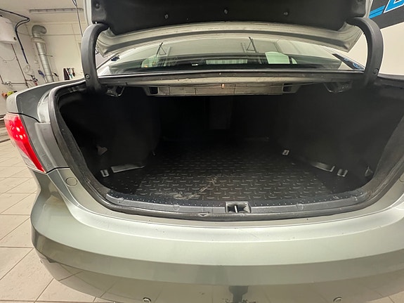 Toyota Avensis 18 of 19