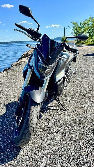 Honda CB 750 Hornet 4 of 11