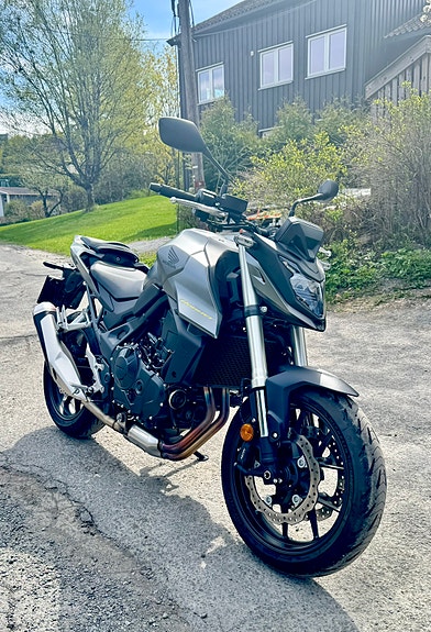 Honda CB 750 Hornet 7 of 11