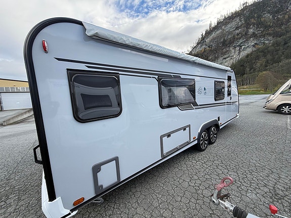 Knaus 60 Years Edition Sundwind 650 PEB 3 of 30
