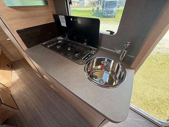 Knaus SÜDWIND BLACK SELECTION 540FDK 2 KØYER / ROSMI DUSJ / STILRENT / ALUFELG! 15 of 27