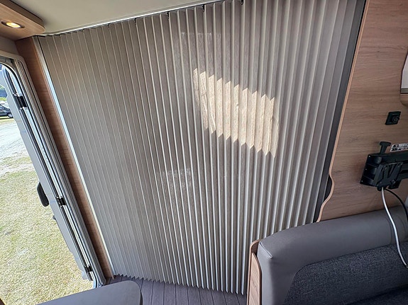 Knaus SÜDWIND BLACK SELECTION 540FDK 2 KØYER / ROSMI DUSJ / STILRENT / ALUFELG! 27 of 27